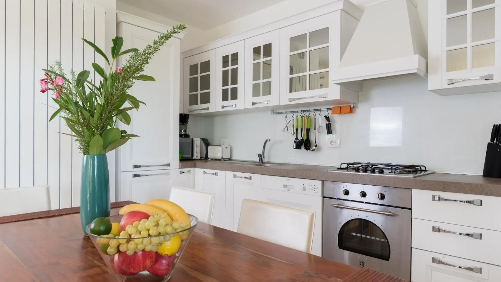 Spacious Apartment With View, Ripenda Kras, Shared Pool C