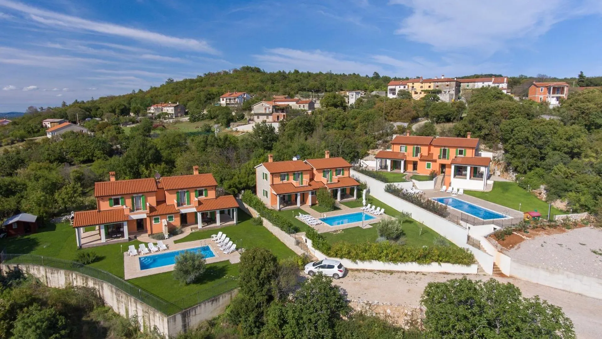 Spacious Apartment With View, Ripenda Kras, Shared Pool C