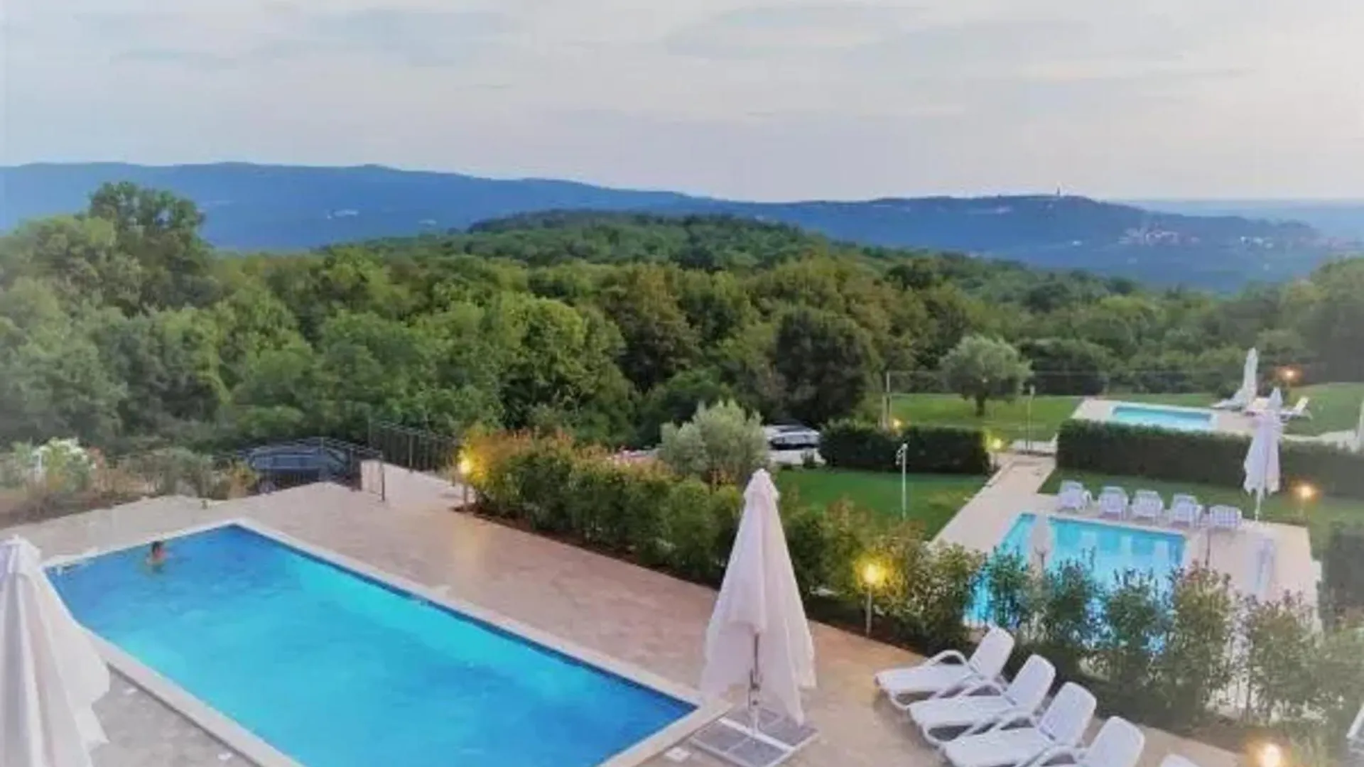 Spacious Apartment With View, Ripenda Kras, Shared Pool C
